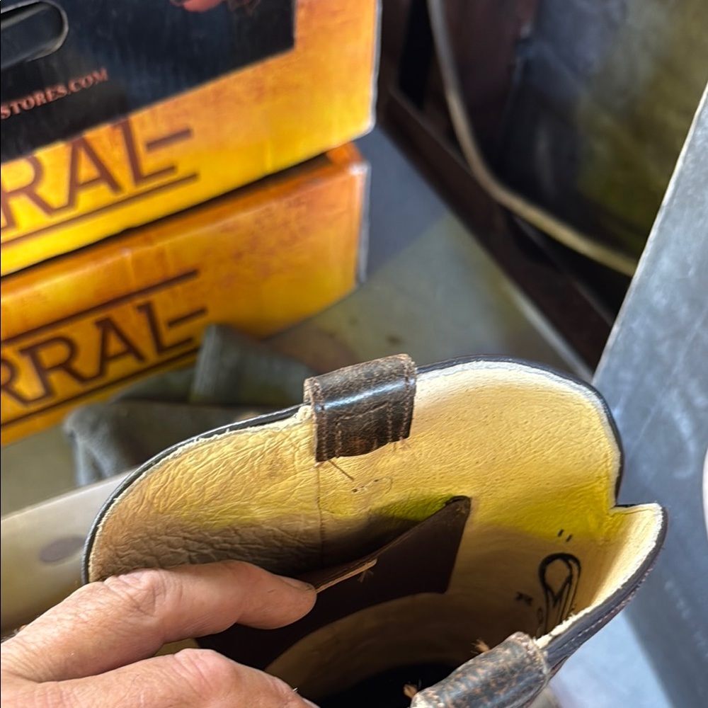 Laredo Brown Cowboy Boots with Intricate Stitching - Picture 4 of 5